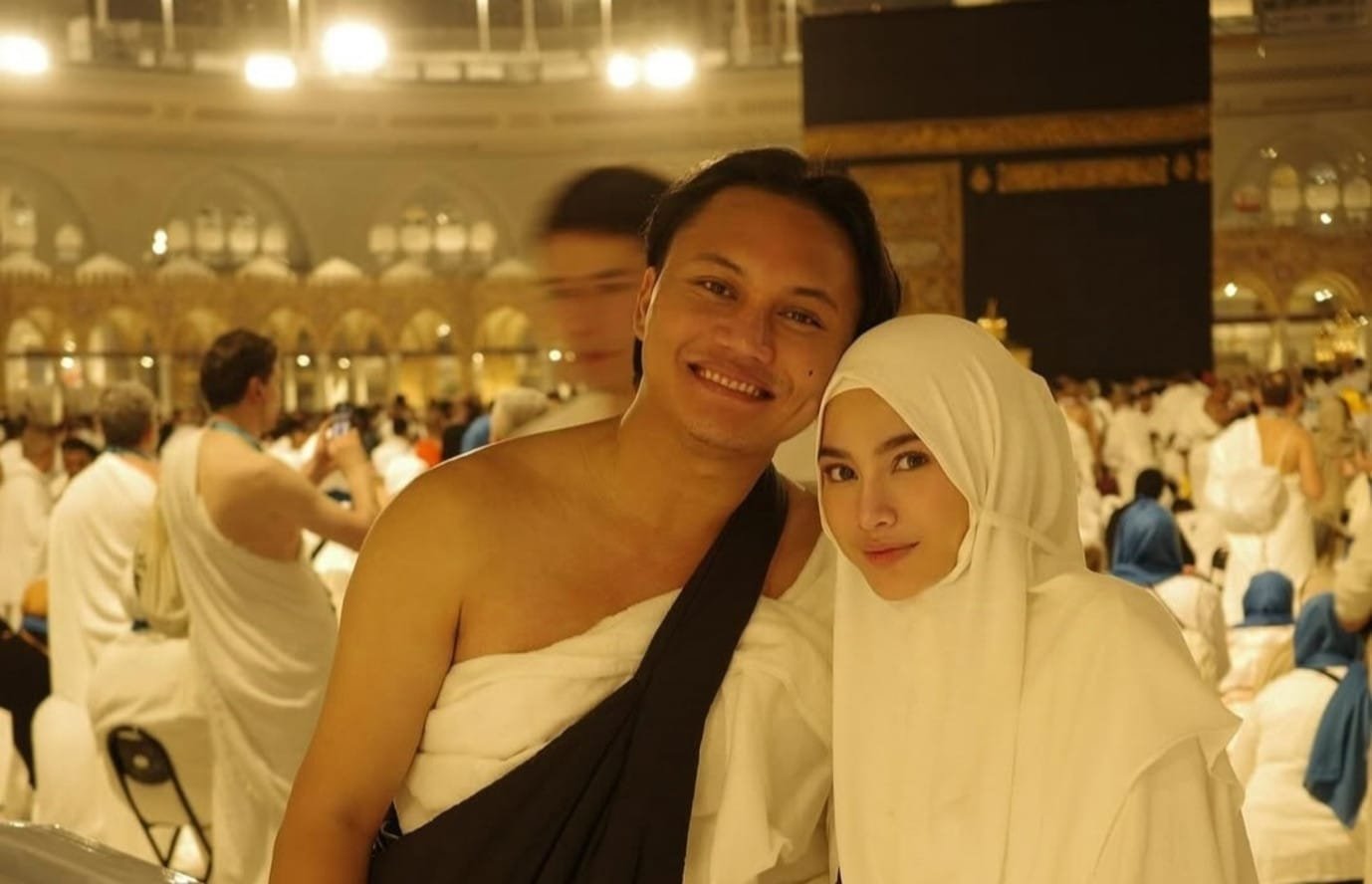 Attachment for Mahalini Umrah Bareng Rizky Febian, Penampilannya Menuai Pujian