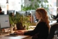 Attachment for Bisa Dicoba! Beberapa Cara Ini Membantu Menenangkan Pikiran dan Melupakan Beban Pekerjaan