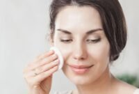 Attachment for 10 Rekomendasi Skincare Terbaik untuk Menghilangkan Flek di Usia 50 Tahun