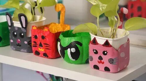 Attachment for Ciptakan Meja Keren dengan Dekorasiunik dari Bahan Daur Ulang!