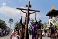 Attachment for Baju Apa yang Cocok untuk Ibadah Jumat Agung?